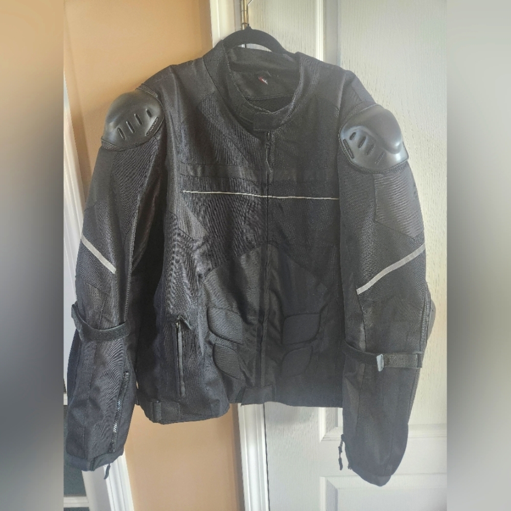Black Motorcycle Jacket with Armor XL‎
